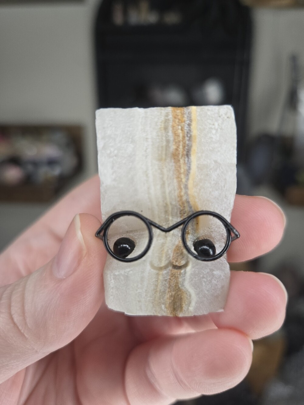 Grewn Onyx (Banded Calcite) Glasses Crystal Hedgie Buddy